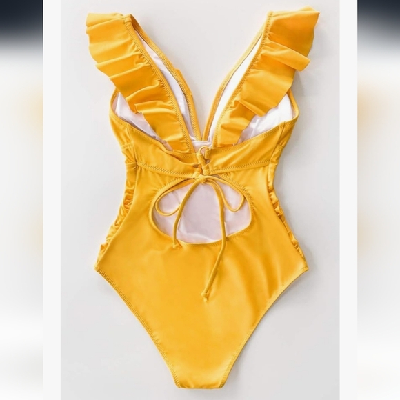 Cupshe XXL Seaside Ruffled Vneck Swimsuit - Picture 2 of 10